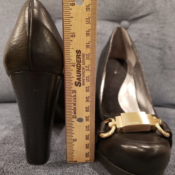 Calvin Klein Size 8 M  Fallon Black Leather Block Heel Pump - Picture 8 of 9